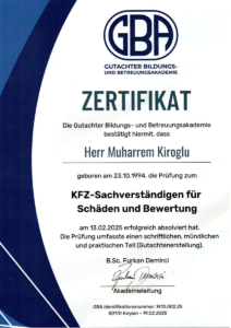 Das GBA-Zertifikat bestätigt die Qualifikation und Expertise eines Gutachters. Vertrauen Sie auf zertifizierte Prüfleistungen für präzise Fahrzeugbewertungen und Schadensanalysen.